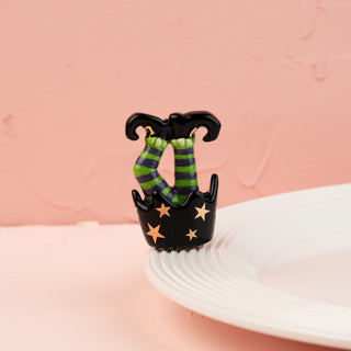 A284 Mini Witch Feet