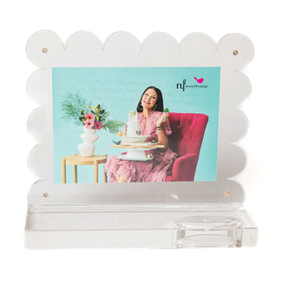 CLRO1 Clearly A-Nora-ble Scalloped Acrylic Frame
