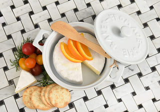 DA2320A 7Ó Rnd x3Ó H Stoneware Baker w/ Spreader Grey/White