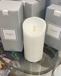 37072 Push Flame White Pillar Candle 3Óx6Ó