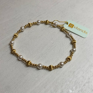 Extends Dignity Sincerity Gold 5mm Bracelet - Pearl