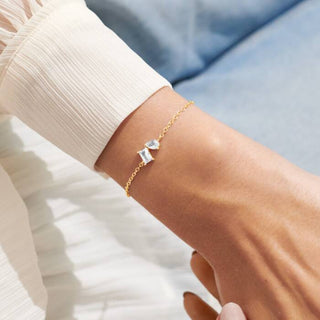 A Little "Love You Lots Daughter" Bracelet in Gold