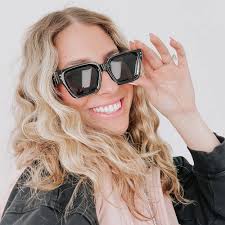 Courtney Square Sunglasses Black